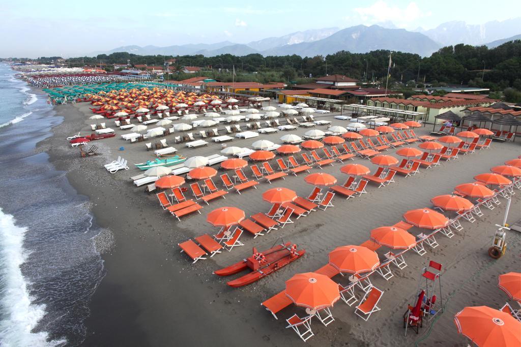 Hotel La Bussola Marina di Massa Ngoại thất bức ảnh
