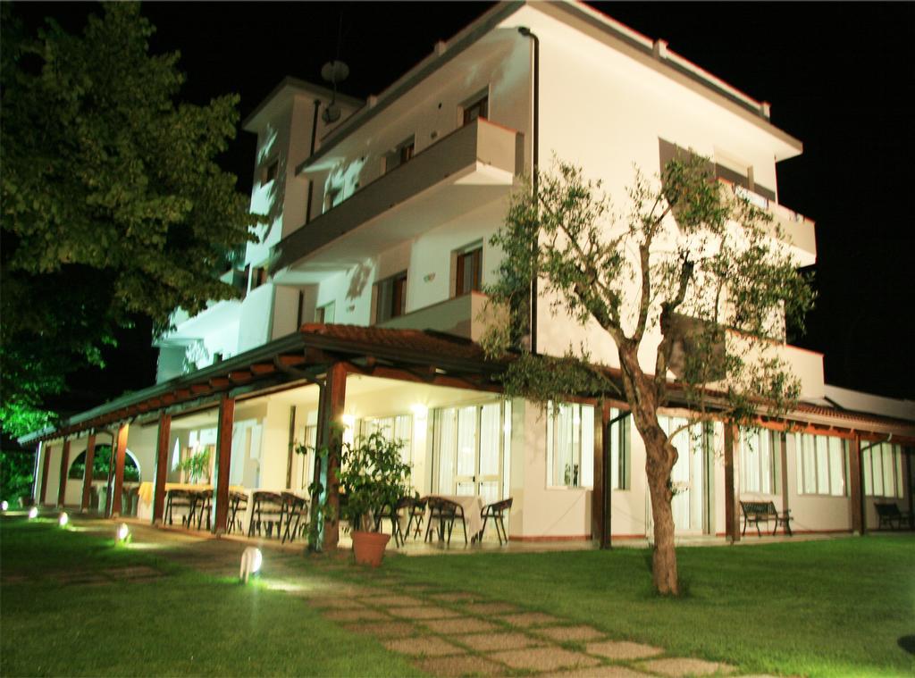 Hotel La Bussola Marina di Massa Ngoại thất bức ảnh