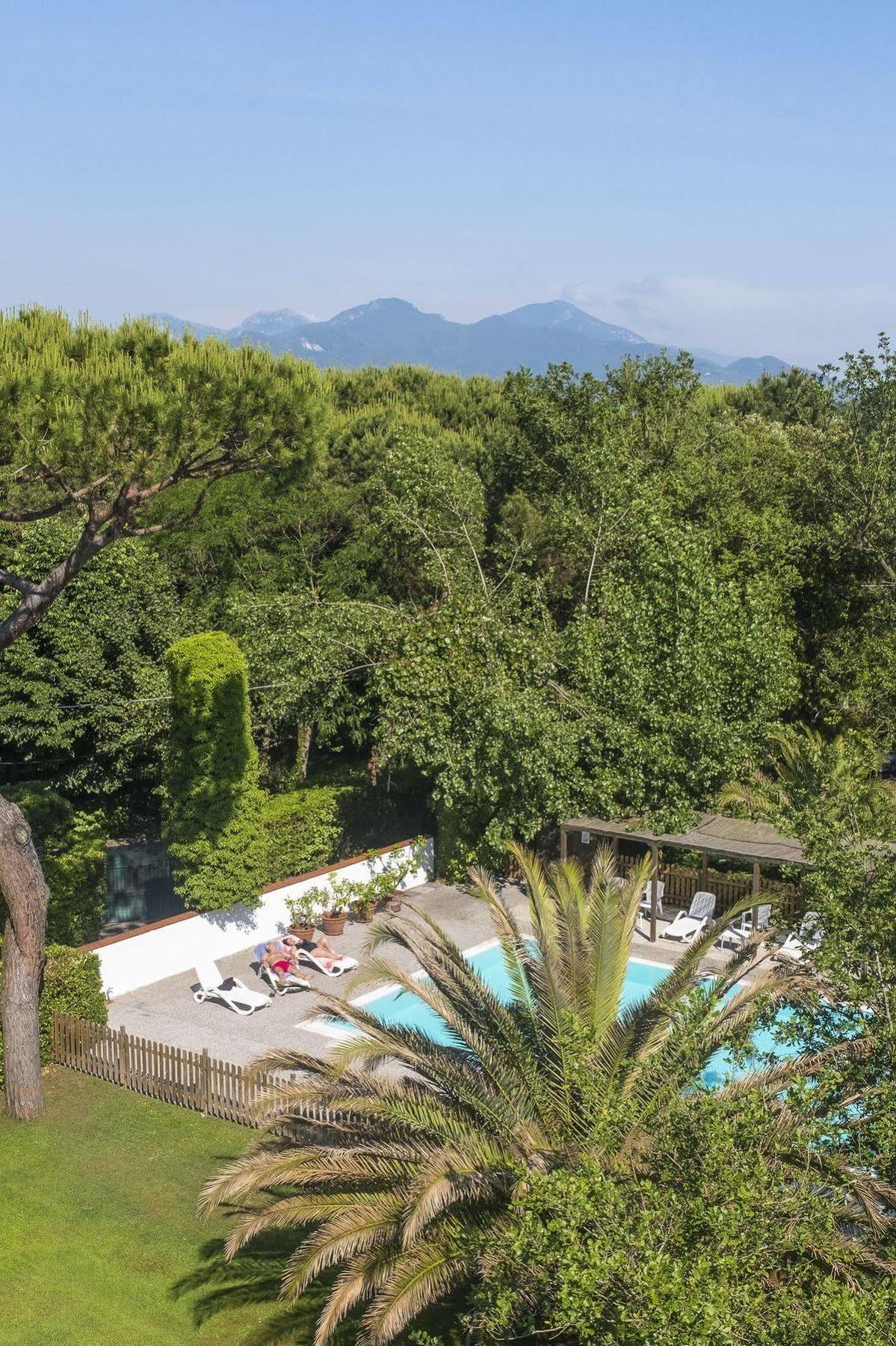 Hotel La Bussola Marina di Massa Ngoại thất bức ảnh