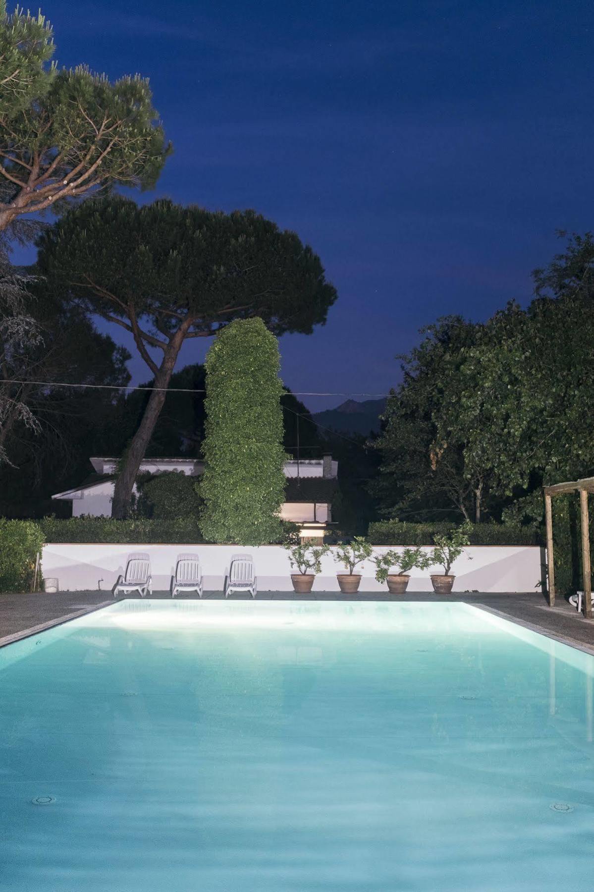Hotel La Bussola Marina di Massa Ngoại thất bức ảnh