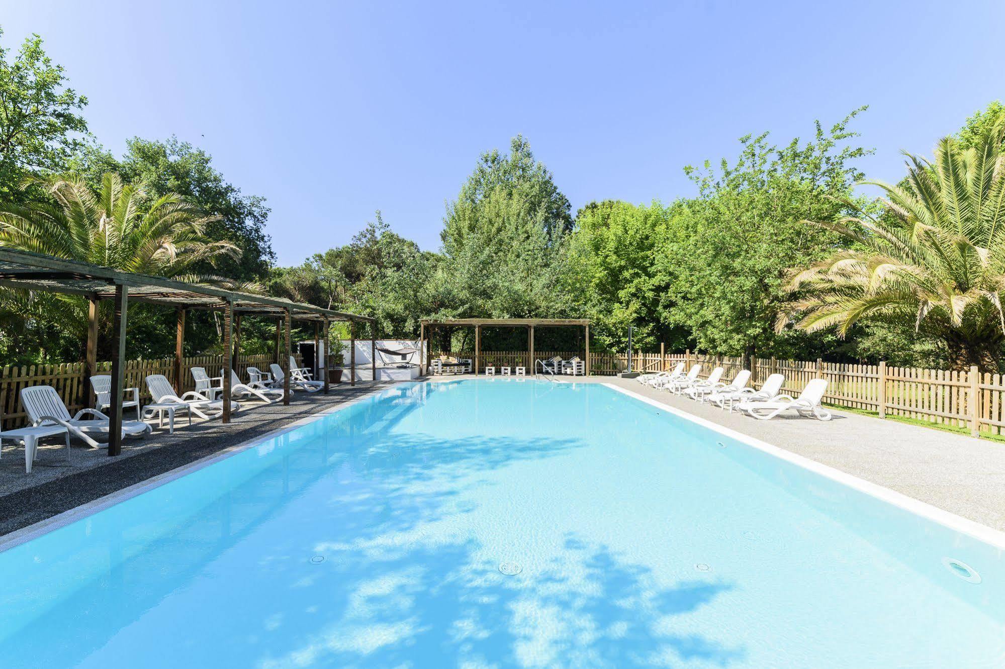 Hotel La Bussola Marina di Massa Ngoại thất bức ảnh